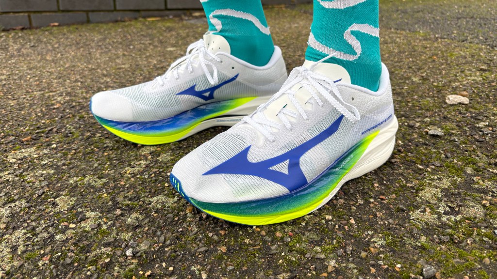 スパイク・シューズ Mizuno Hyperwarp Elite 27.0 cm Mizuno Hyperwarp Elite Review From Two Runners - The Run Testers